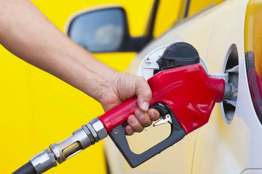自主品牌市占率大涨：新能源车销量超越燃油车，高油价“神助攻”