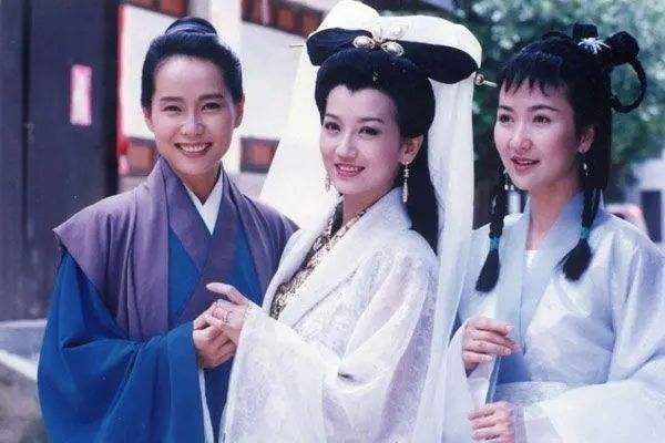 给最惊艳的“13位港姐”排个名：邱淑贞仅第4，张曼玉垫底了