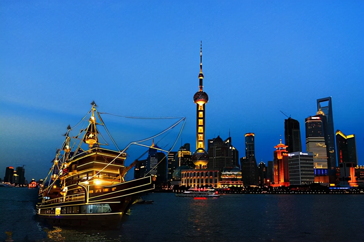 东方明珠塔：世界第九高塔，上海地标建筑之一