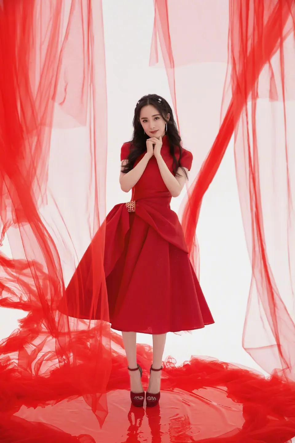 红衣杨幂与白衣迪丽热巴