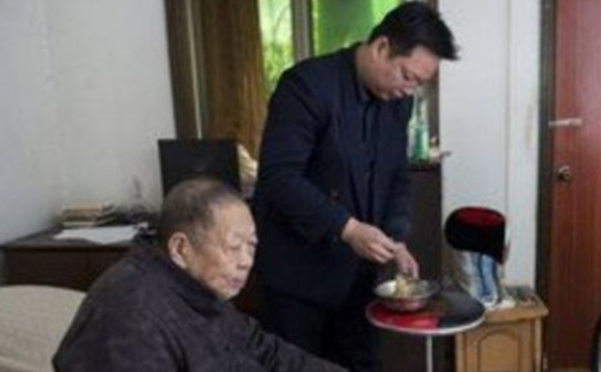 清华毕业后当5年客服，后辞职回乡当保安的张晓勇，后来怎样了？