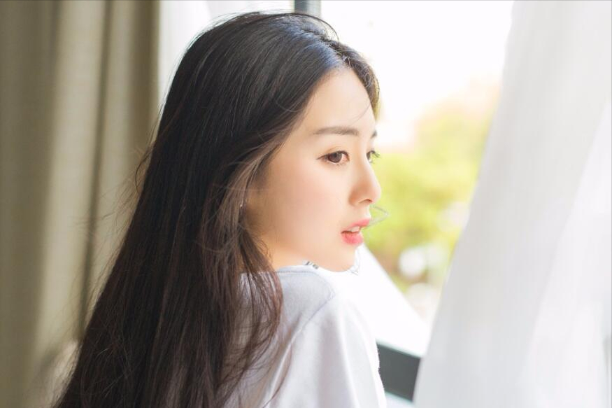 河北女大学生穿着随意，被10岁妹妹清凉神器秒杀，网友补刀很扎心