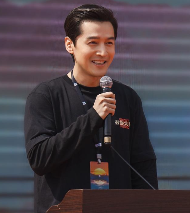 赵丽颖、胡歌、黄晓明扎堆暑期档，谁将成为今年现实题材剧王炸？