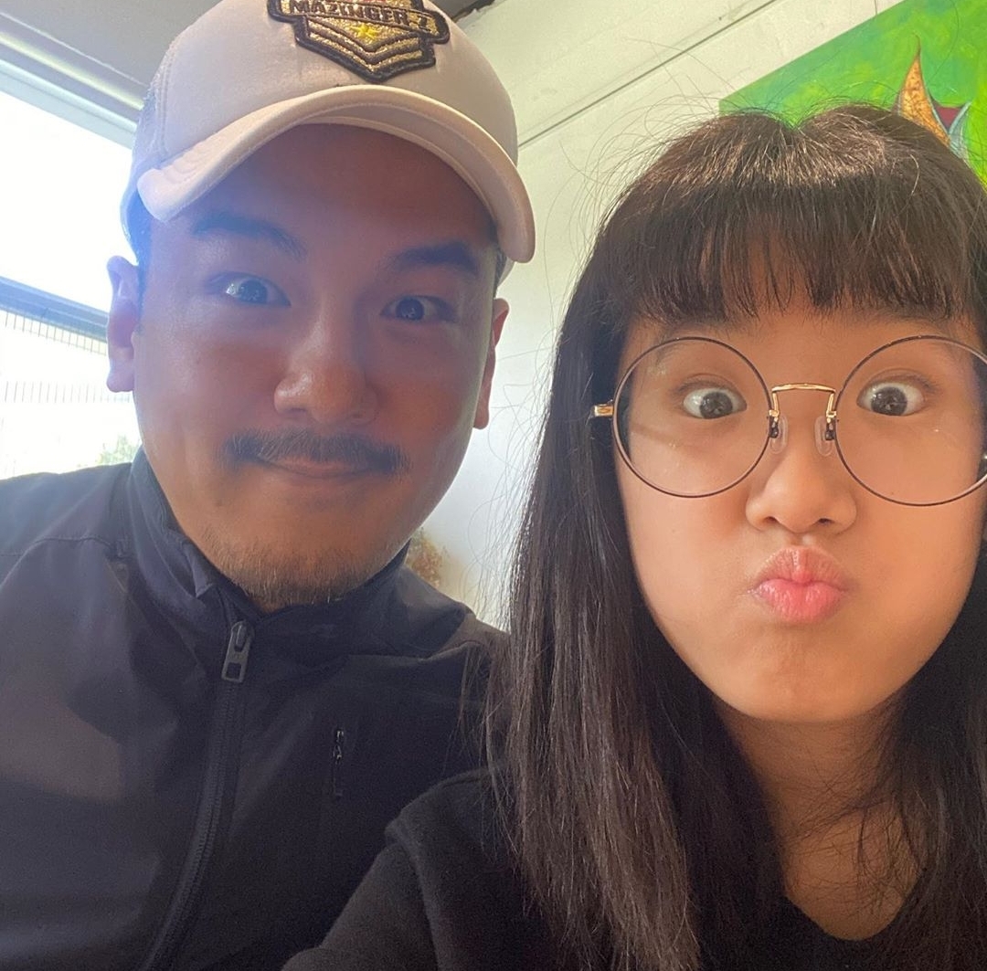 梧桐妹晒与咘咘波妞温馨日常，被调侃都像爸爸，颜值不如贾静雯