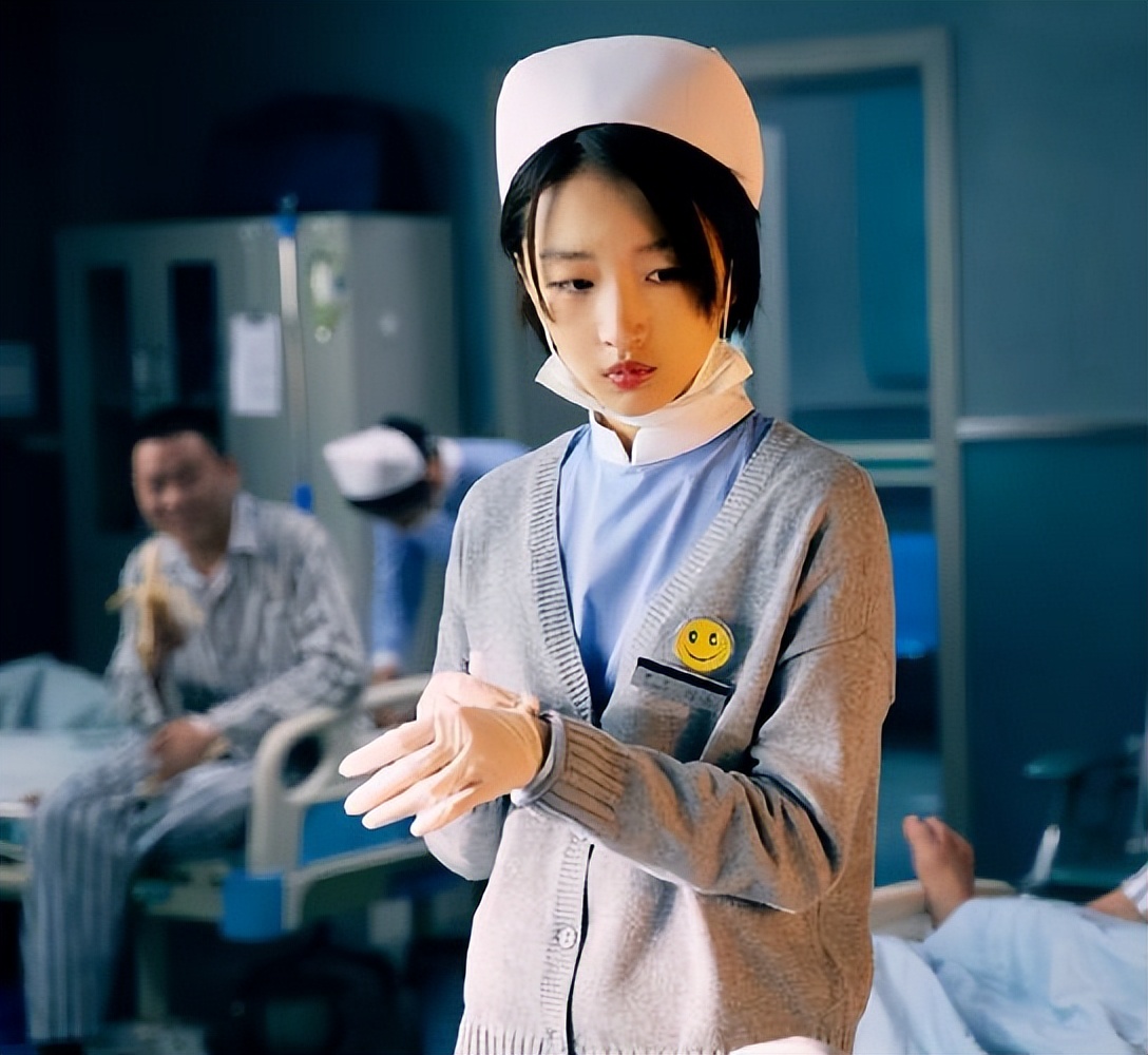 同样是演护士，把朱茵，张柏芝，赵丽颖放在一起，差别就出来了