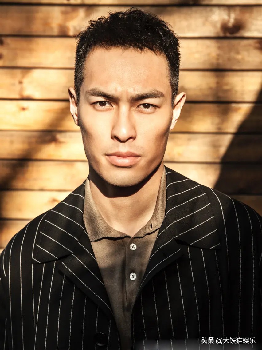 相貌平平却一直演男主的8位男星，扮酷耍帅演霸总，谁最让人尴尬