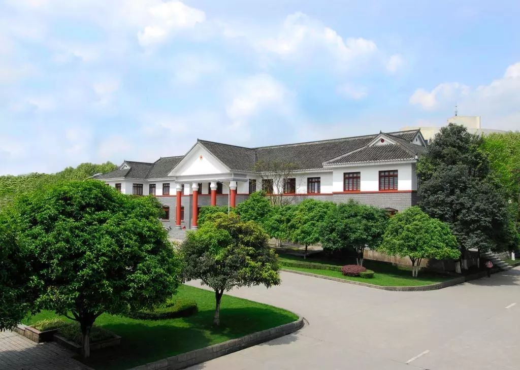 两会召开！四川双一流校长携6大提案进京，与总书记面对面，登上新闻联播！