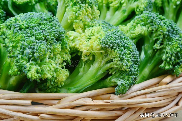 快开学了，多给孩子吃8种“护眼菜”，含大量叶黄素，营养又美味