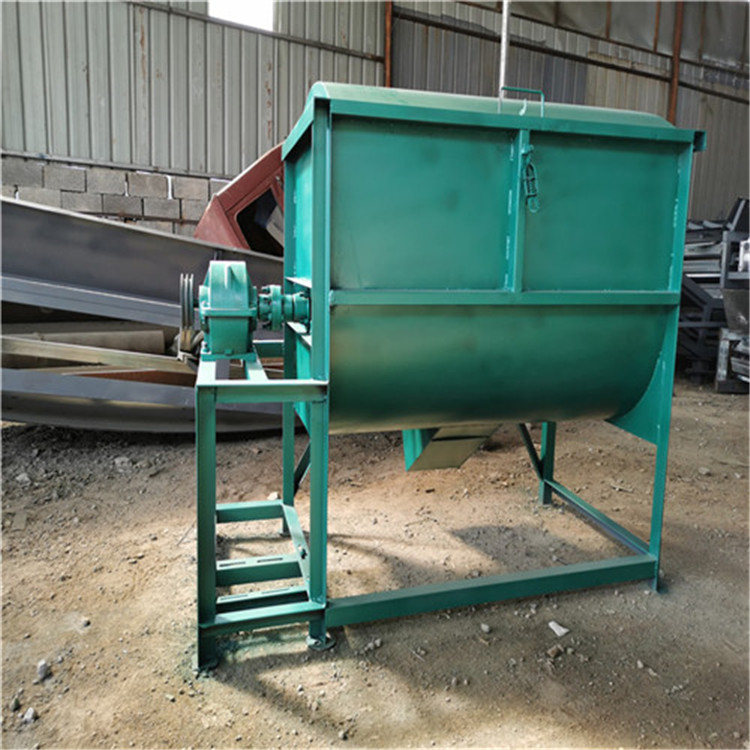 飼料粉碎攪拌機(jī) 臥式混合機(jī)的結(jié)構(gòu)特點(diǎn)