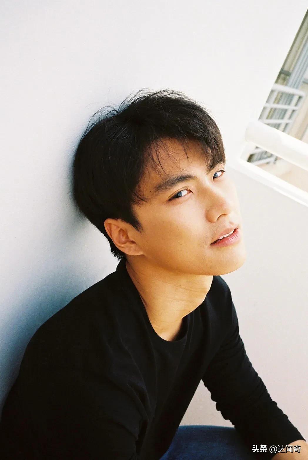 泰国牙套小弟弟长大了，新作品曝光，这位明星帅哥你们还记得吗