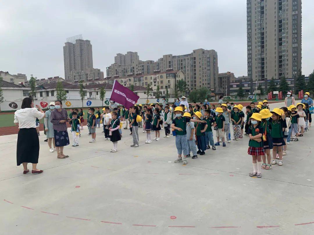 《你好，小学》—诺亚舟中联壹城幼儿园（大班走进军民小学参观）