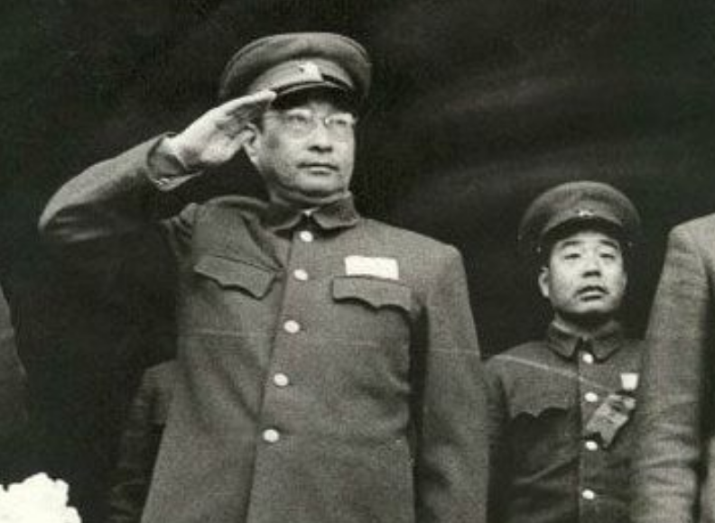 1950年胡志明到我国搬救兵，毛主席问他要多少兵，胡：我只要陈赓