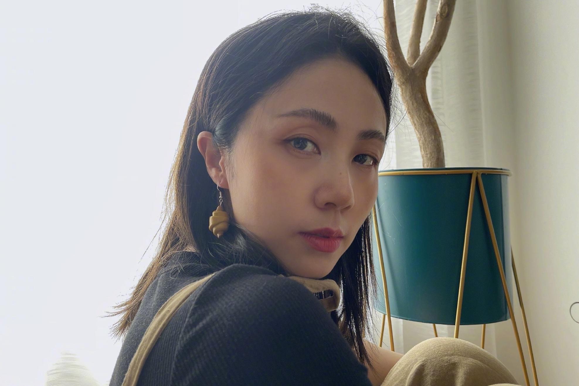 孙莉：18岁就跟了黄磊，三胎生了儿子后，她为何又选择复出？