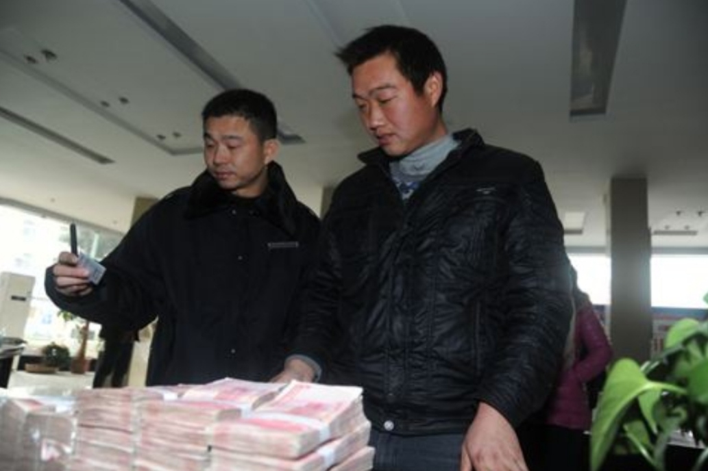 铁饭碗员工迎来好消息，2022部分单位工资可能“上调”？看有你没