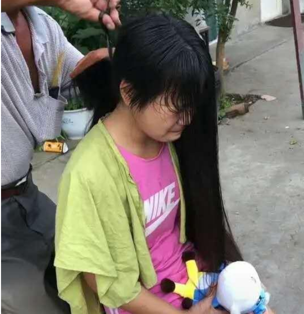 强迫剪长发的故事图片 _飞翔号