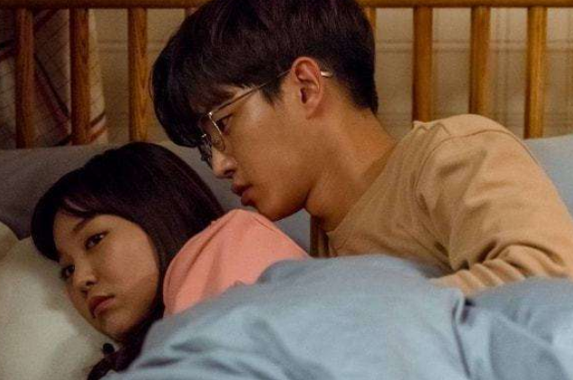 大学生带女朋友回家，初次见面便共居一室，母亲直言接受不了