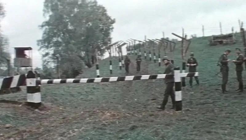 世界电影（0113）苏联电影《匪巢探秘》（1983）剧照欣赏