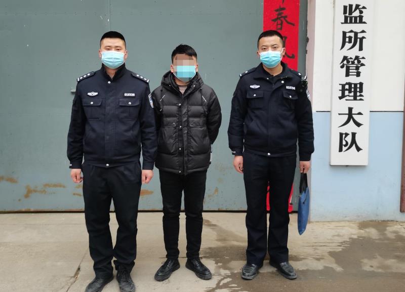 西安临潼公安：一场交通事故牵出的假保单诈骗案