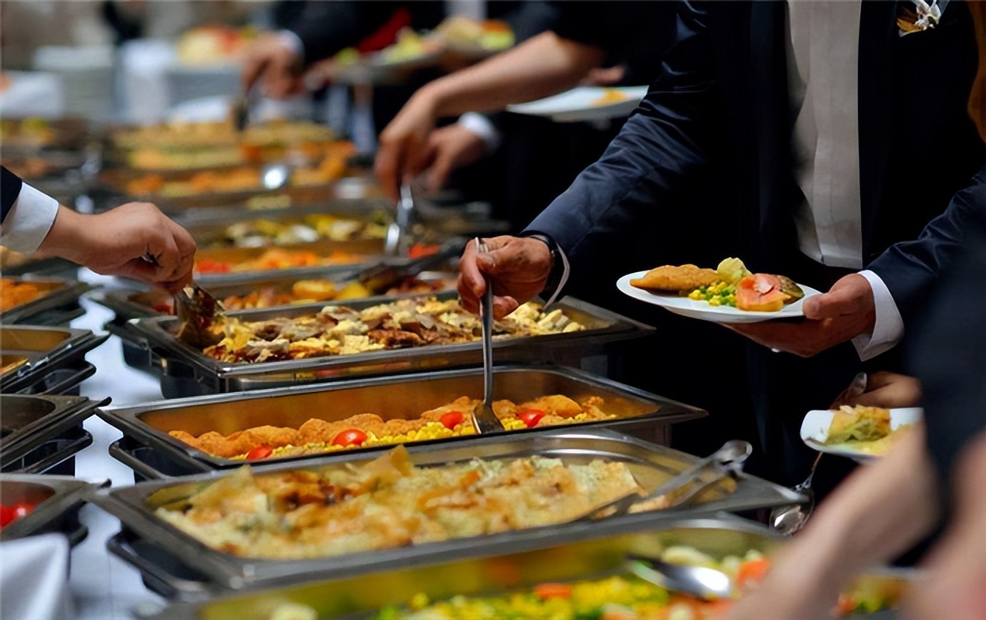 吃自助餐真能吃回本吗?老板告诉你:有多少来多少,越多越好