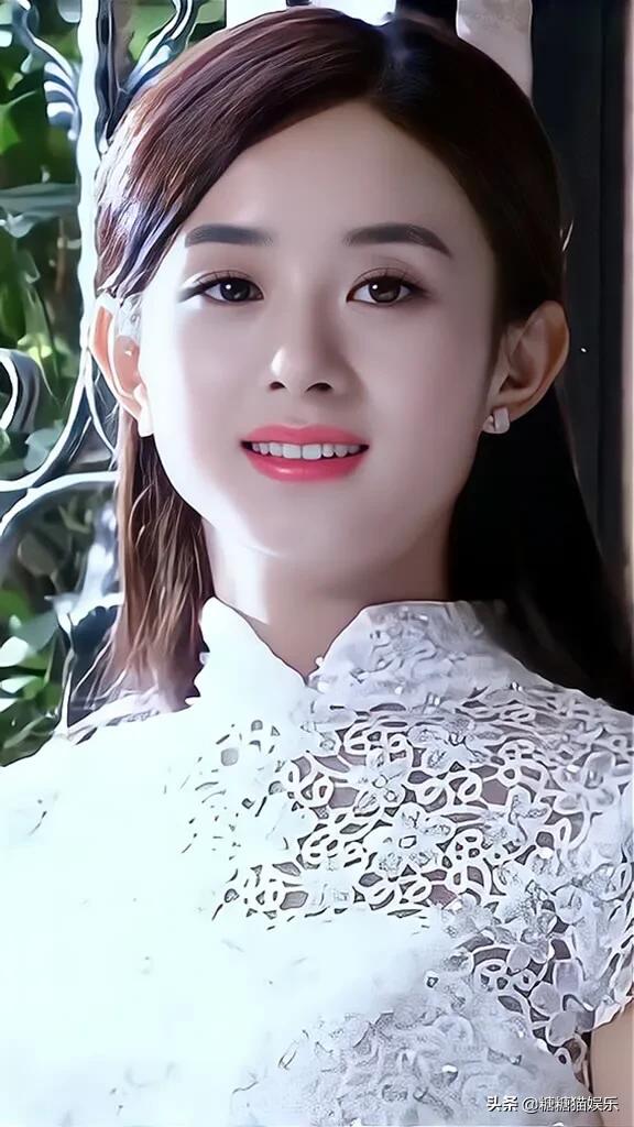 赵丽颖：清新秀丽，气质绝佳