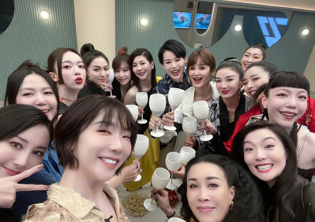 《浪姐3》曝有姐姐不冲厕所，送礼物差别对待，徐梦桃回应