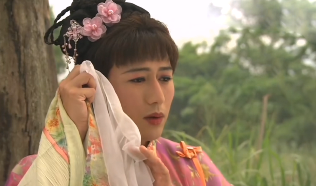 8位曾男扮女装的TVB男星，马国明造型“辣眼”，陈键锋毫无违和感
