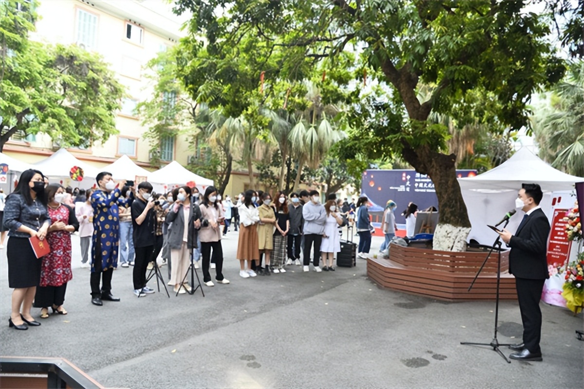 独秀书房落地越南河内大学 友好共建中越文化交流平台