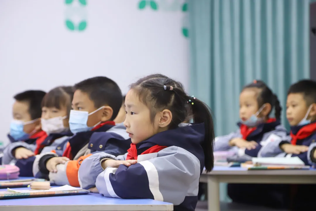 四川天府新区南湖小学（含北区）语文“随课微练”研讨活动