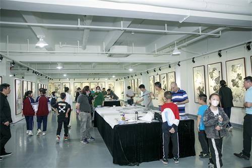 弘扬友谊 和美与共