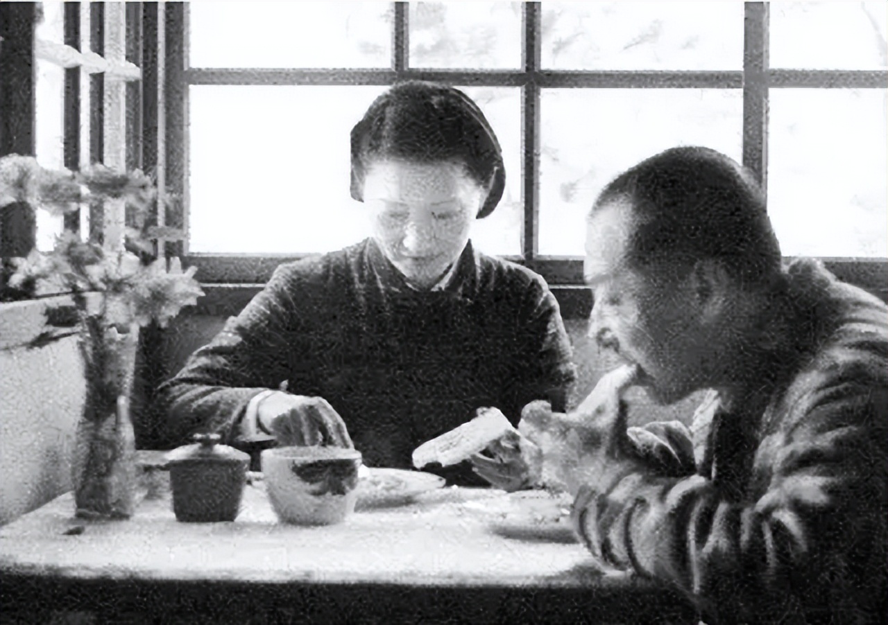 蒋介石临终遗言，对着蒋经国说出囚禁张学良的原因：不能放虎归山