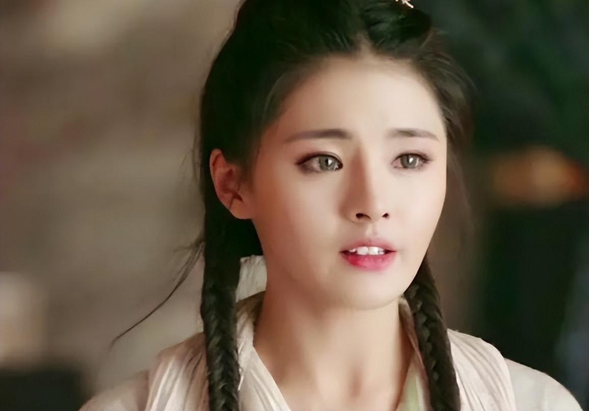 小昭不是谁都能演,她风华绝代,她像横店市场拉来的临时工