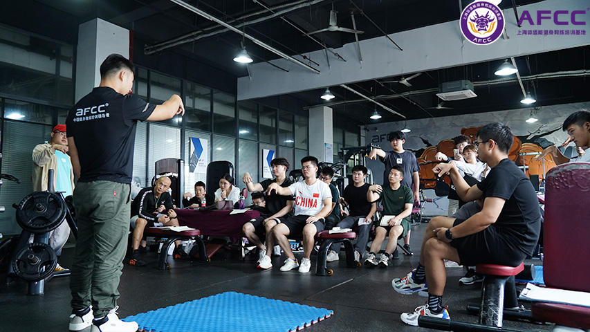 健身培训学院学费大概是多少费用呢？