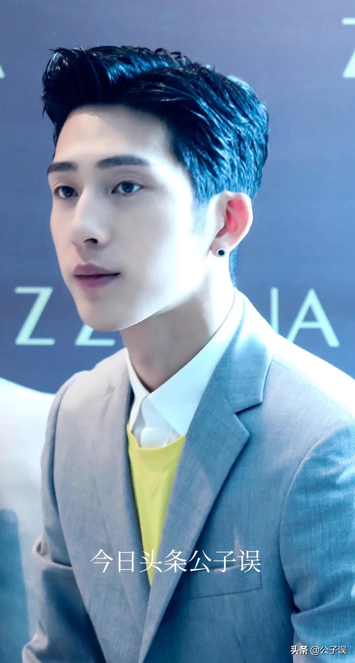 井柏然情史，出生28天被母亲抛弃，演《捉妖记》成名，情散倪妮