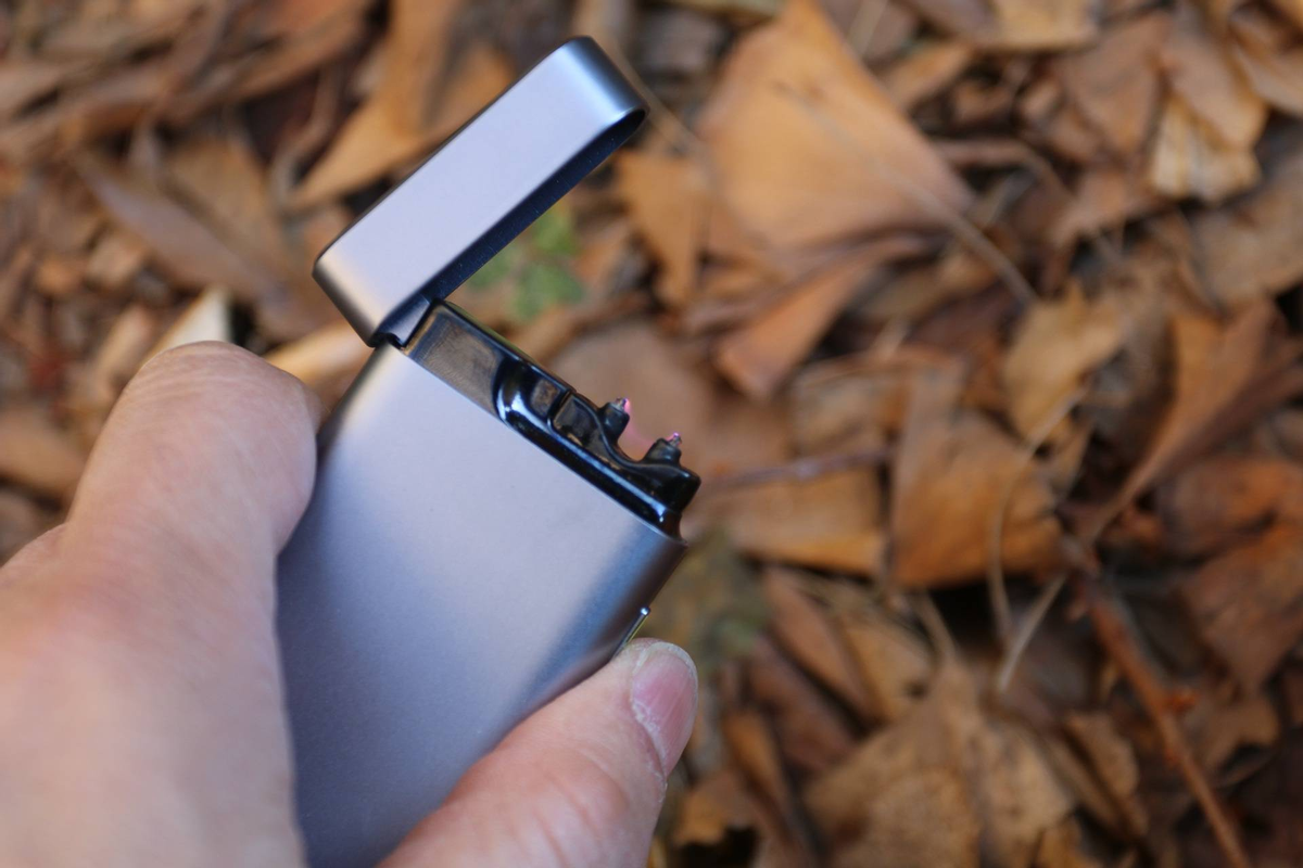 油价再高也不怕，纯电动黑科技 极蜂等离子电弧打火机上手实测