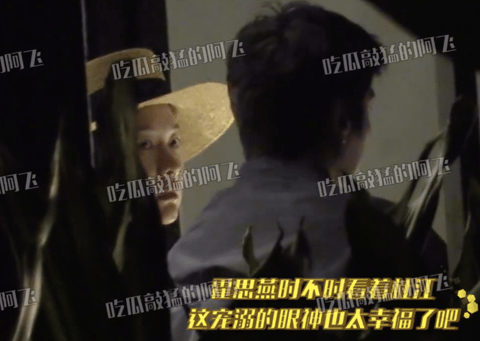 杜江陪霍思燕甜蜜度假后，晒和儿子滑雪照，8岁嗯哼越来越像爸爸