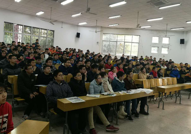 大学生搞笑吐槽大学4年划水经历，能力呈现倒退，也太虚度光阴了