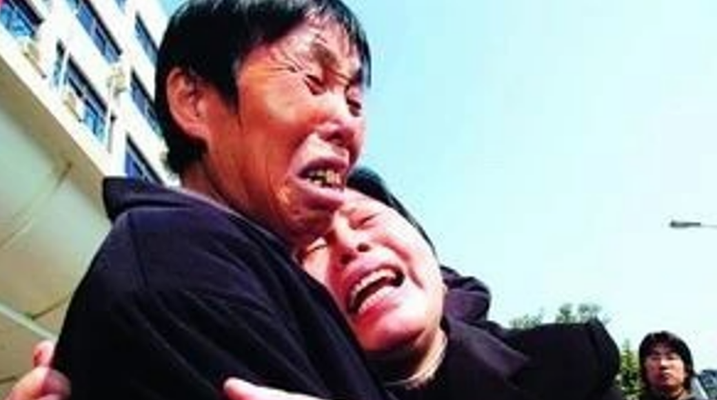 2003年，一名21岁美女教师惨死在宿舍，3年后唯一嫌疑人被判无罪