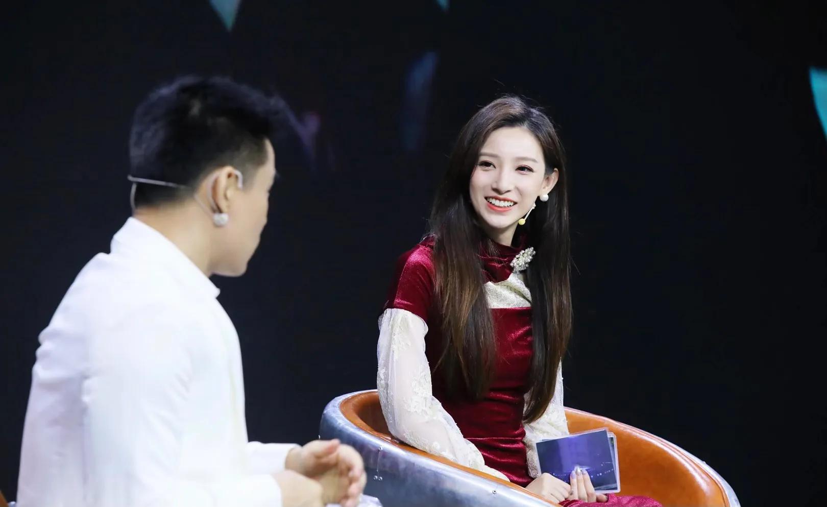 中国传媒大学春晚主持人