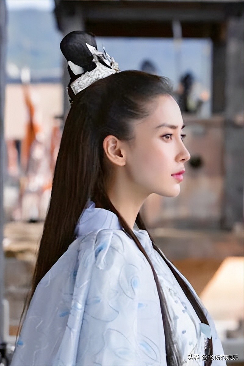 都是女扮男装，把唐嫣和叶童放一起，差距一目了然