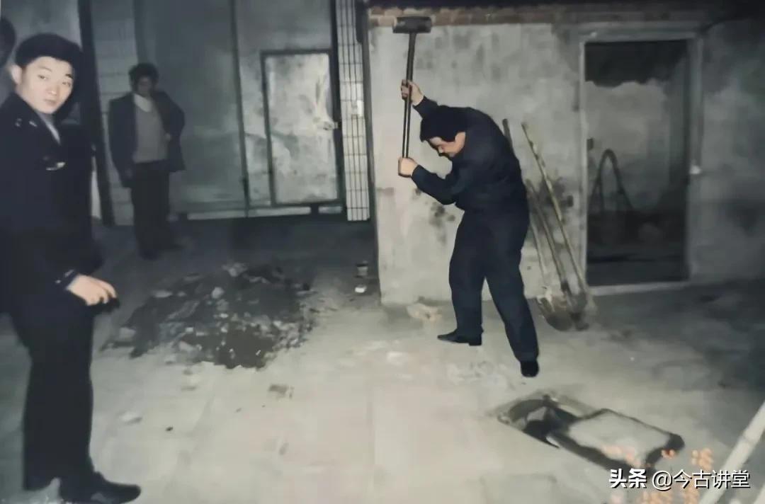 2002年，歌厅女逼迫律师情人离婚，一个催命电话，让双方走上绝路