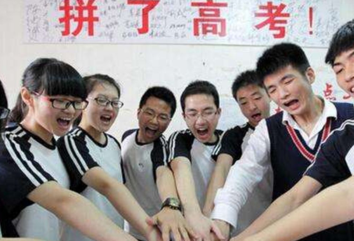 广西女生高考时“神游”，听到铃响才反应过来，她考到哪里了呢？