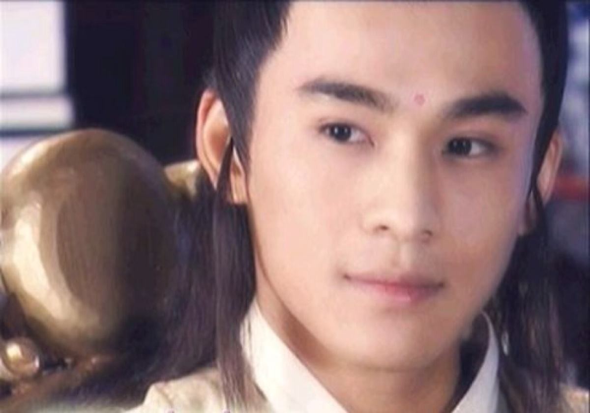 “病娇美男”别硬演，有人公子世无双，有人乡野村夫呆头鹅