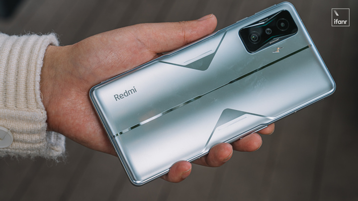 Redmi K50 电竞版首发体验：3299 元起售，能否焊上游戏手机的大门？