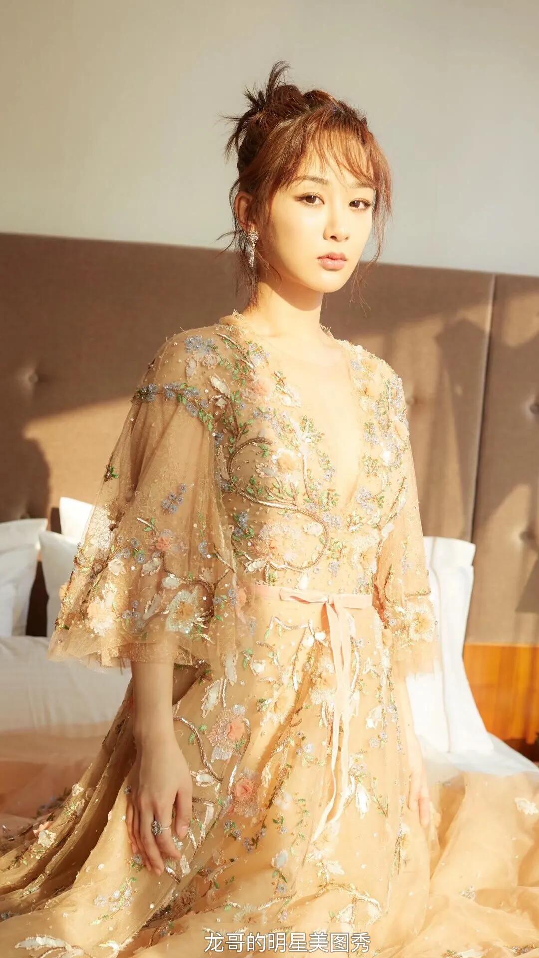 明星美图秀：杨紫