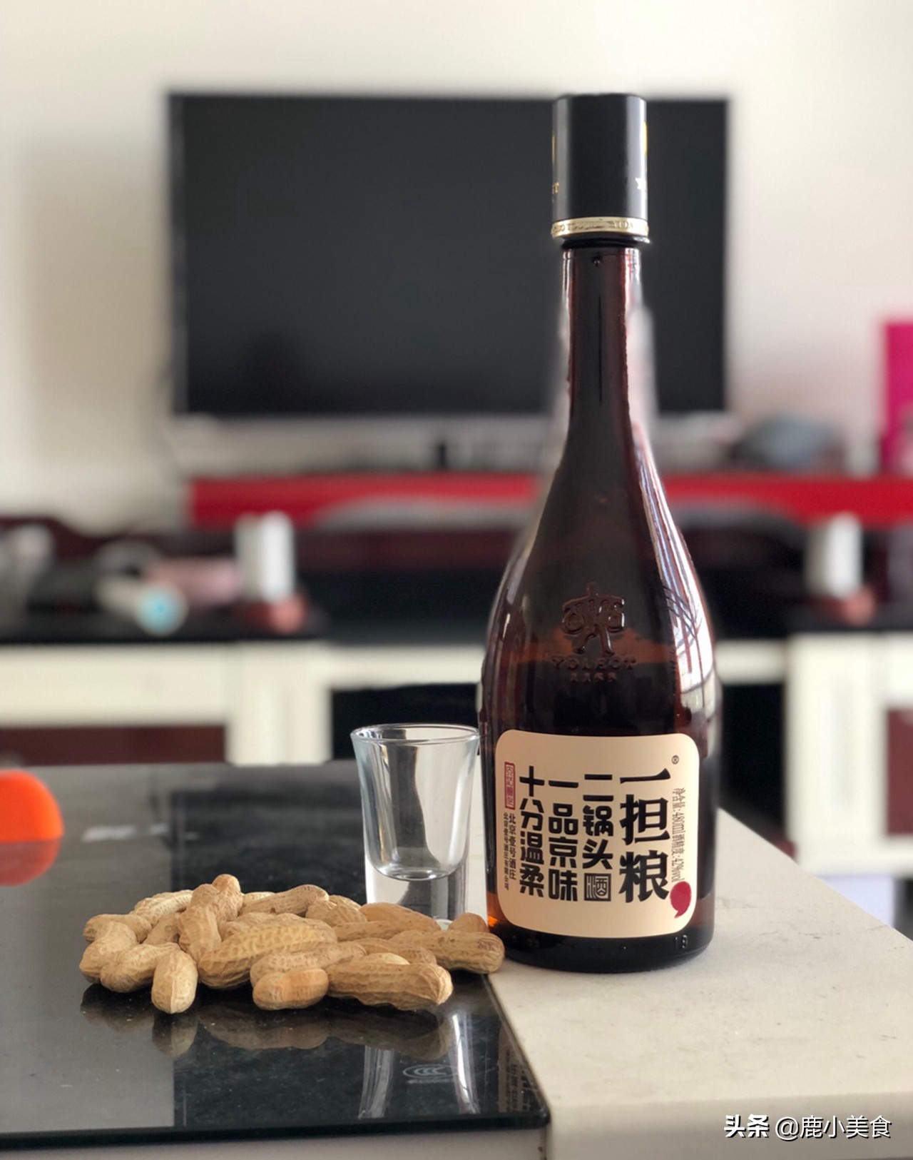 瓶身有2个记号,酒精酒无疑,少碰为好