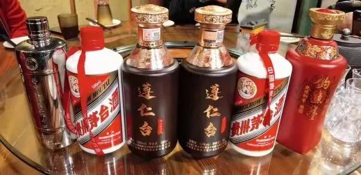 过年送礼白酒推荐（过年送什么白酒性价比高）