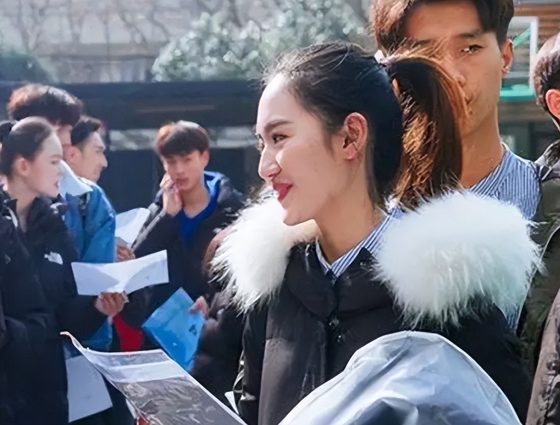 “烧钱”的4个大学专业，普通家庭绕道走，毕业后却成为香饽饽