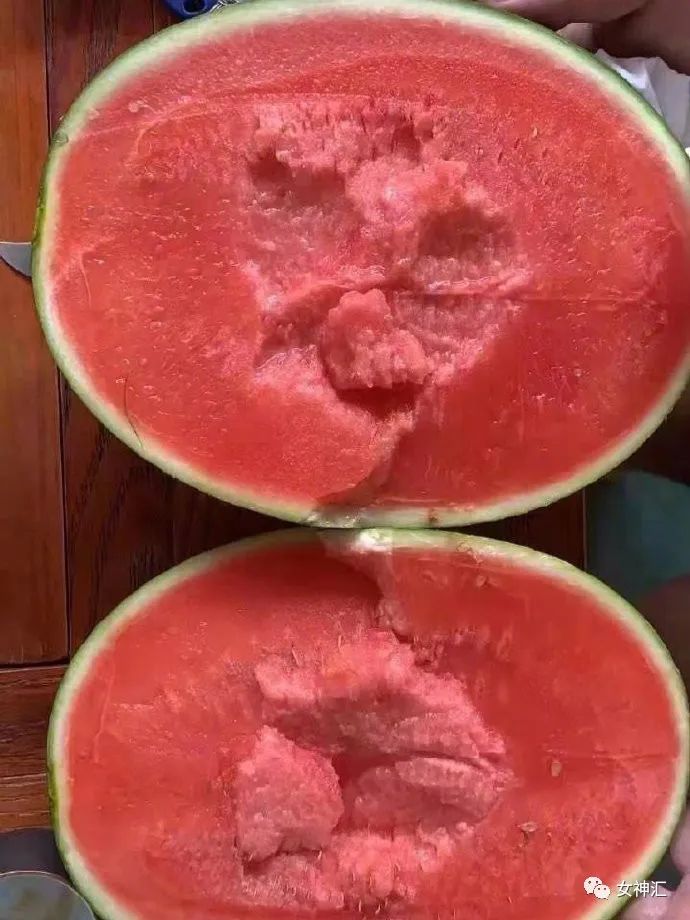 “黄晓明跟赵丽颖不是离婚了吗？”网友笑疯：是各离各的婚