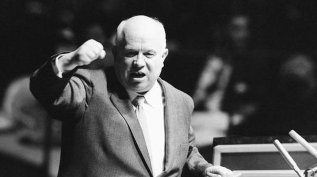 1970年毛主席连烧“两把大火”，尼克松会意，急派基辛格访华