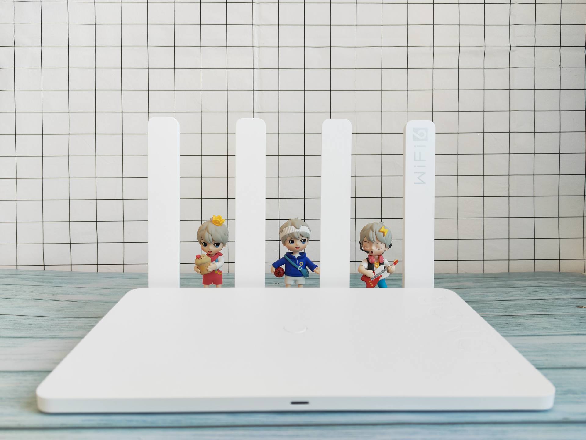 换了大房子，WiFi信号当然要到位，荣耀路由4极速体验